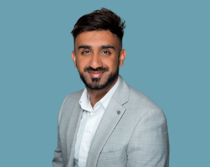 Mohsin_Qayyum-723-x-578-blue